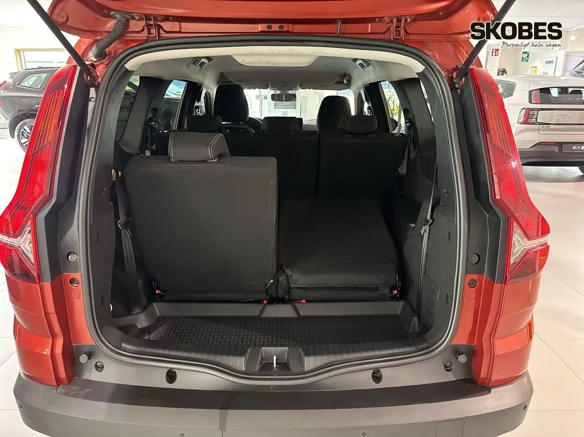 Vehicle image 15