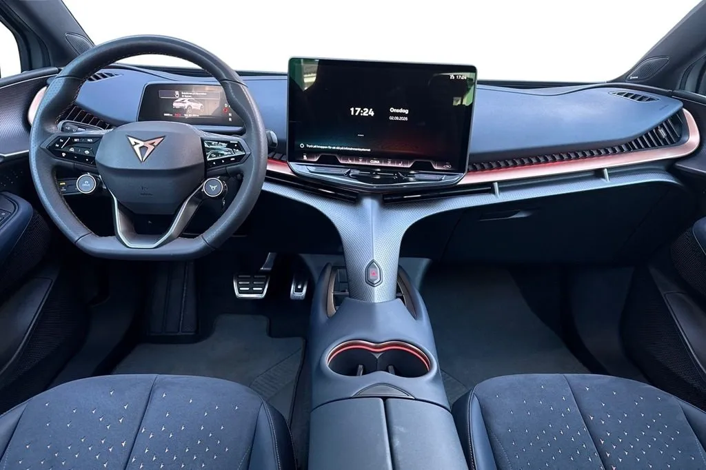 Vehicle image 7