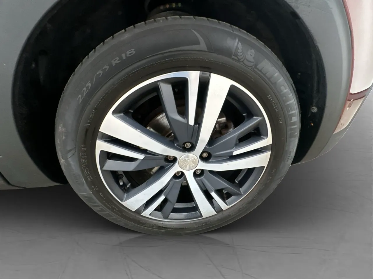 Vehicle image 30