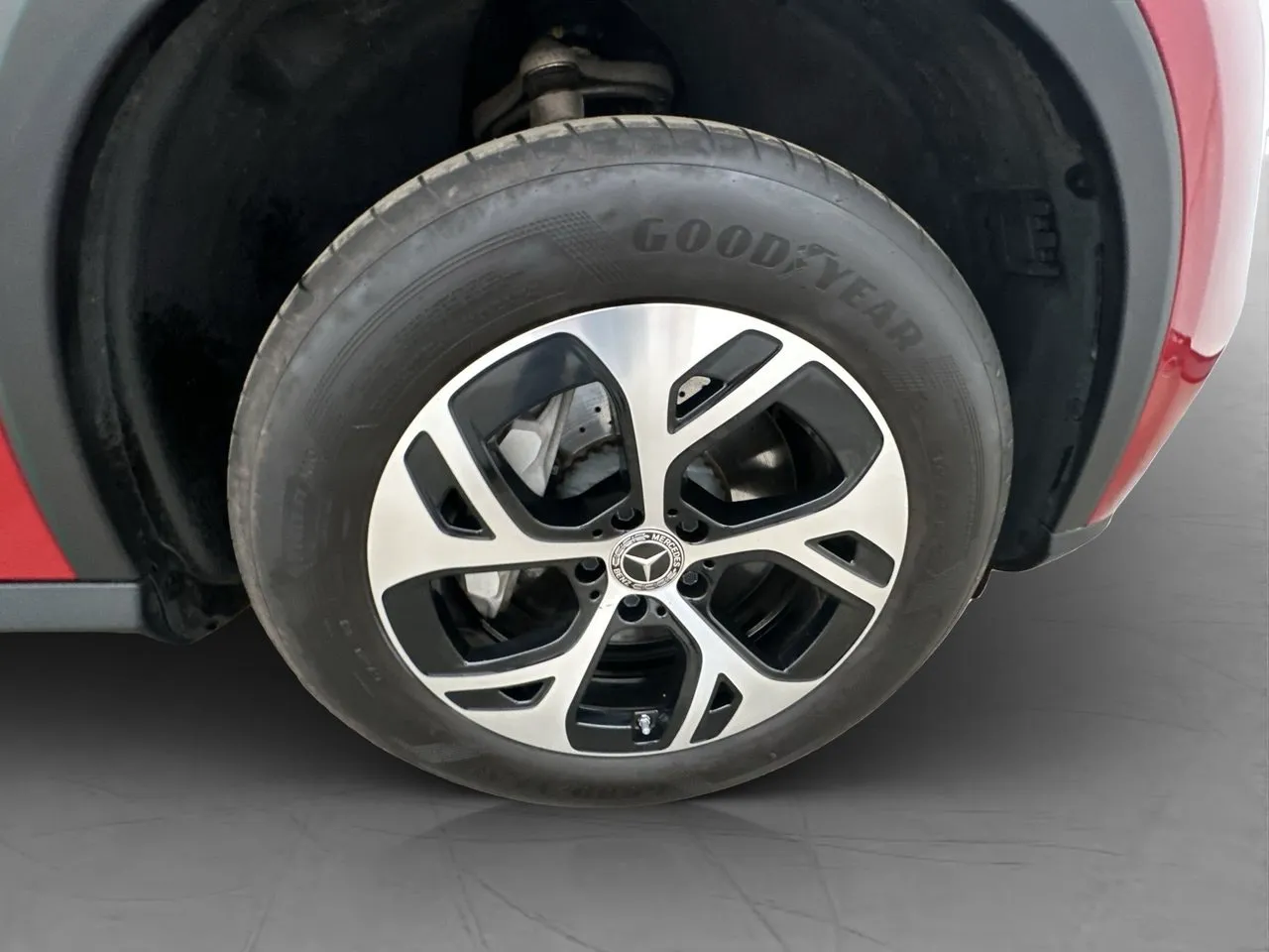 Vehicle image 32