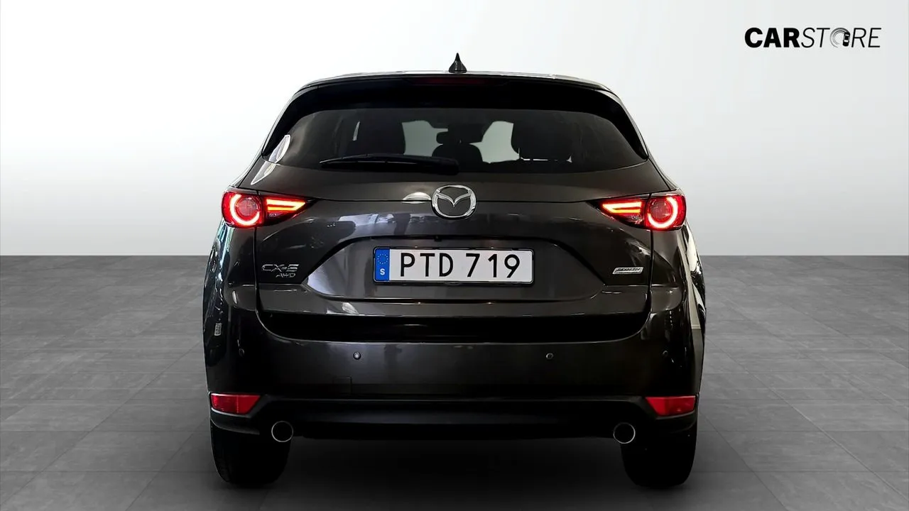 Vehicle image 6