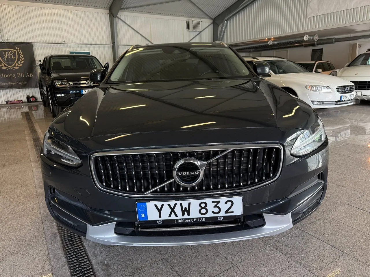 Vehicle image 7