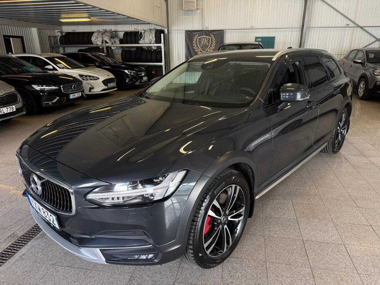 Vehicle image 6