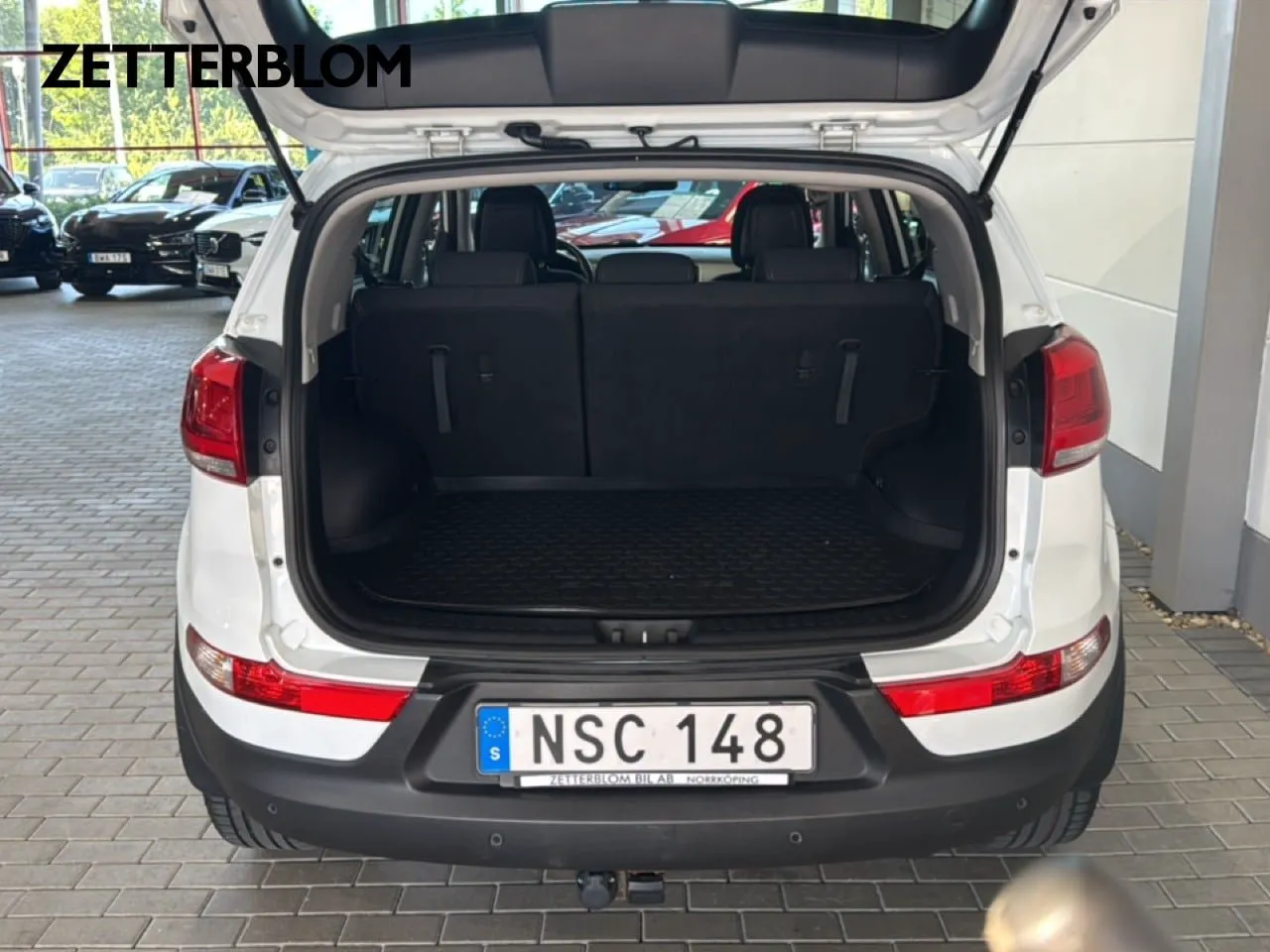 Vehicle image 5