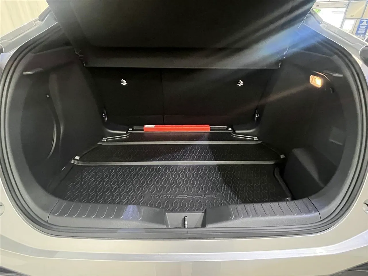 Vehicle image 18