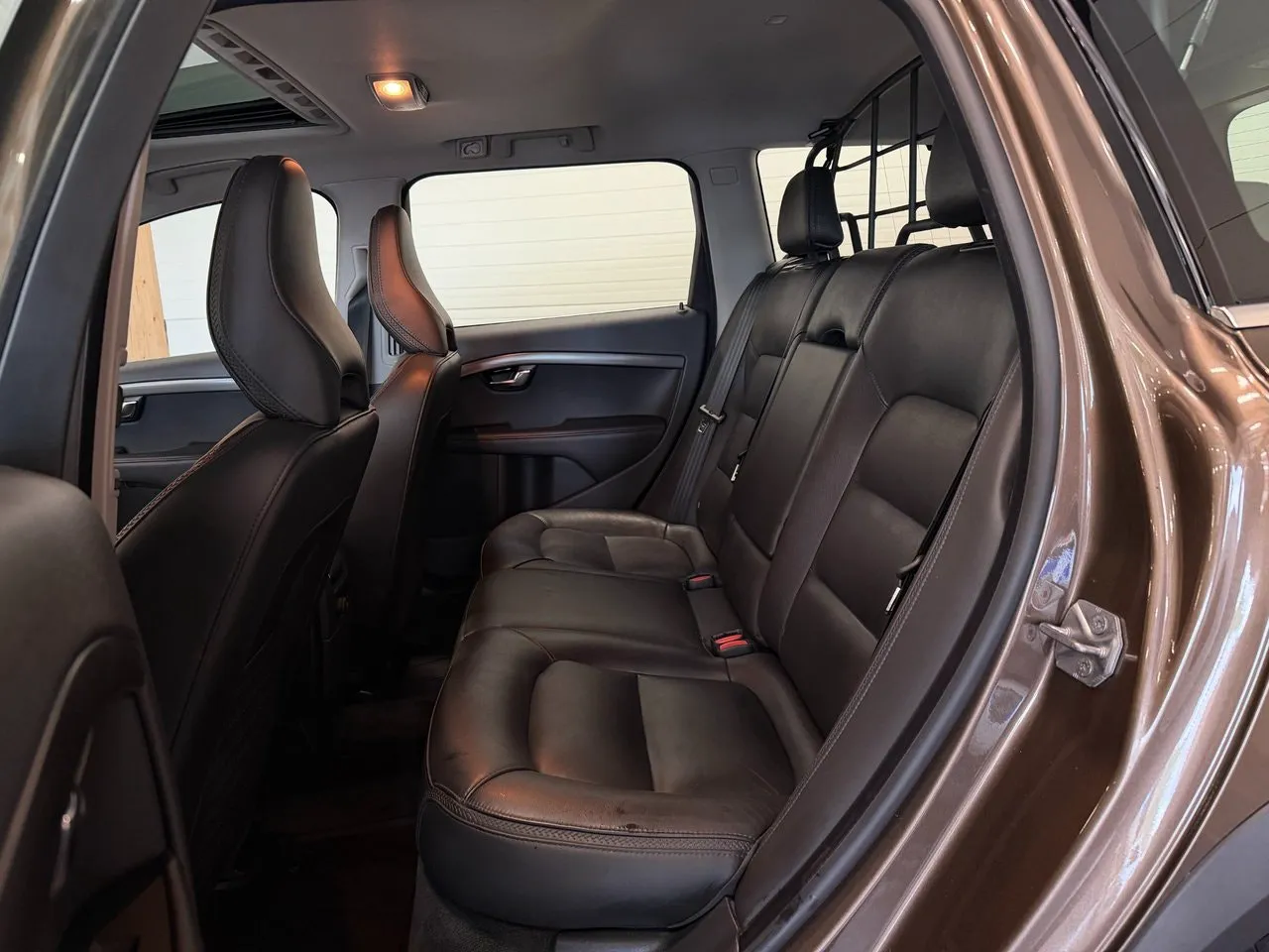 Vehicle image 18