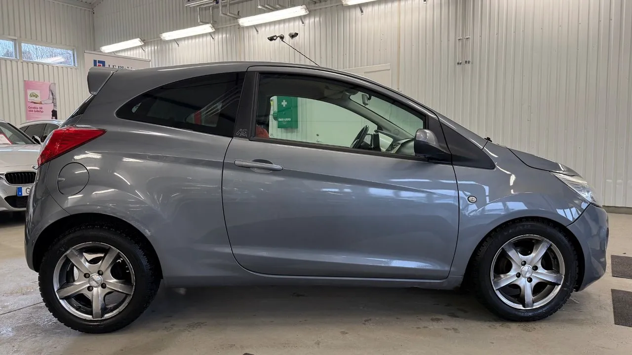 Vehicle image 8