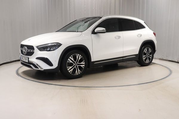 Mercedes GLA200 163hk Automat Dragkrok Kamera Keyless Panorama Navi - 2024