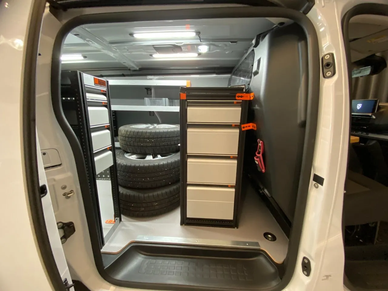 Vehicle image 14