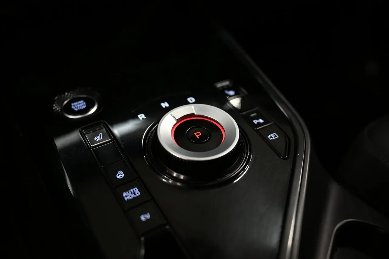 Vehicle image 18