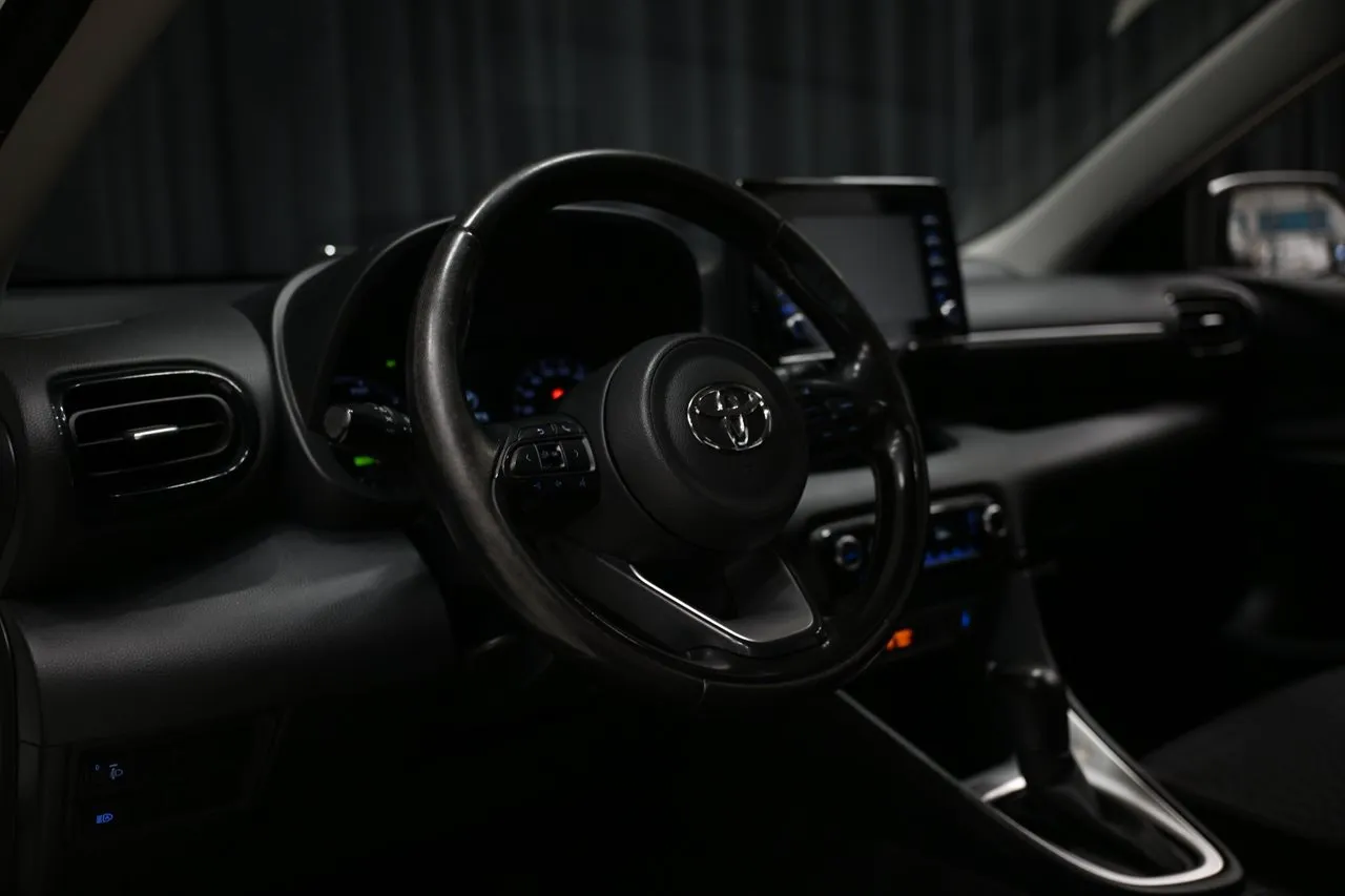 Vehicle image 20