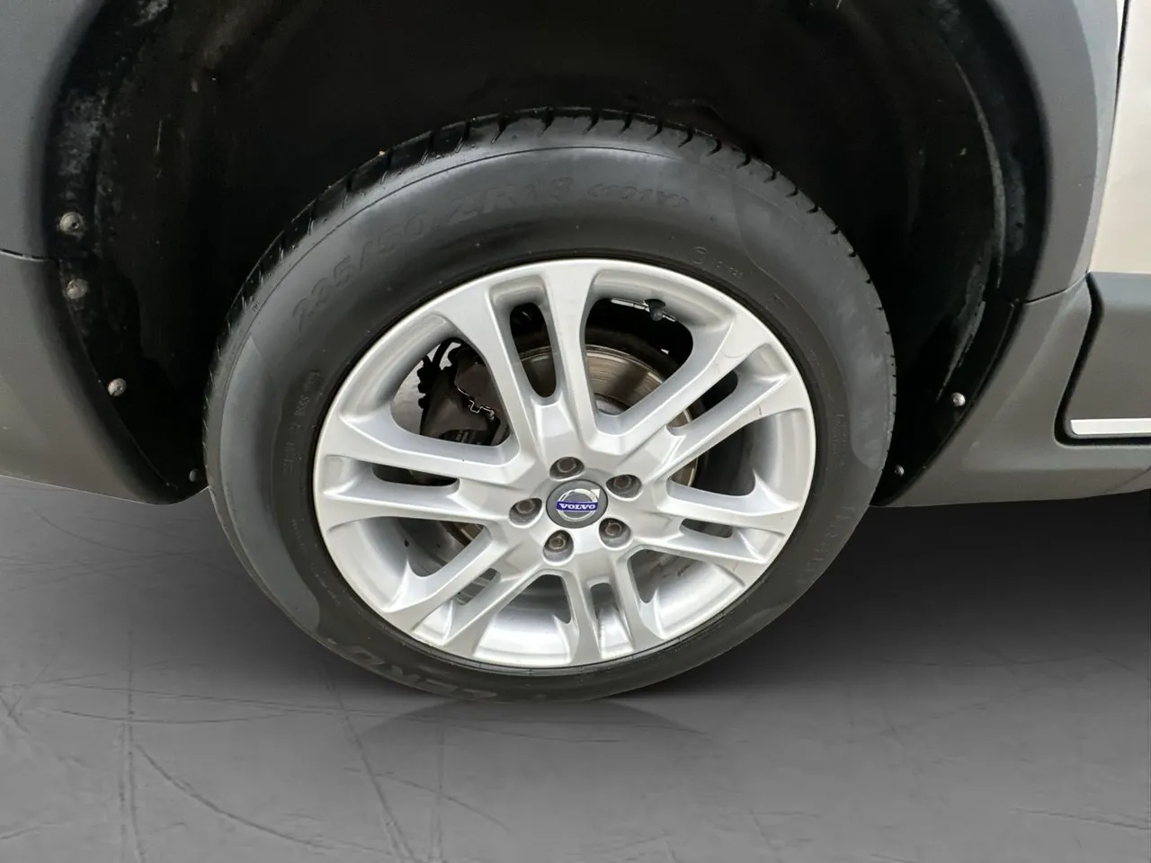 Vehicle image 32