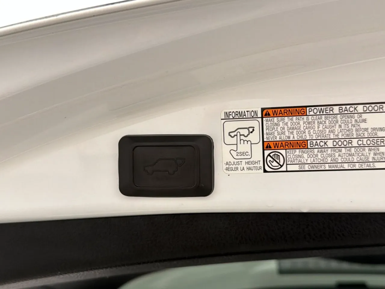 Vehicle image 32