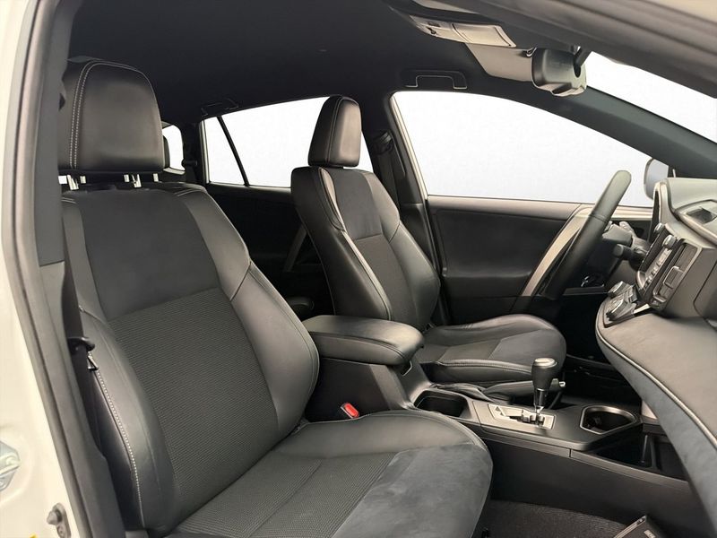Toyota RAV4 bild 24
