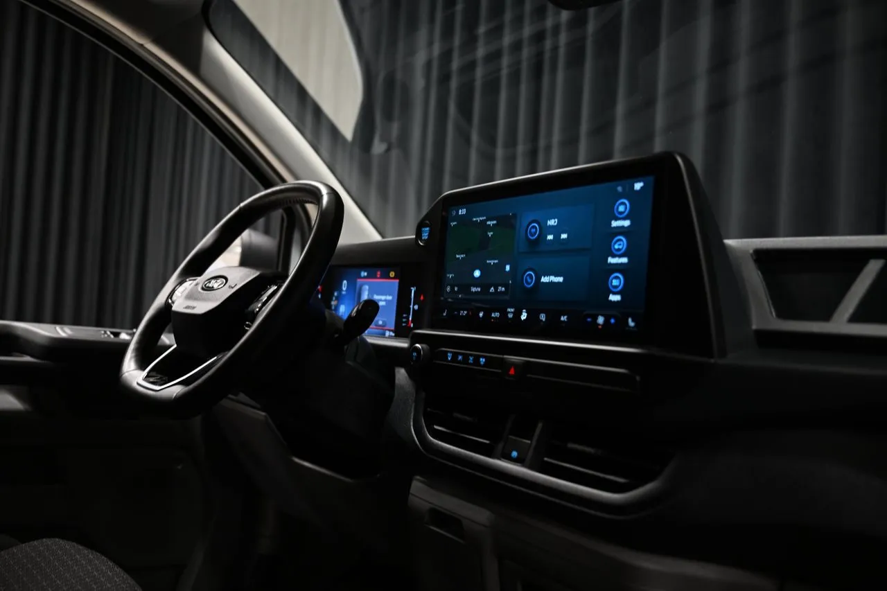 Vehicle image 30