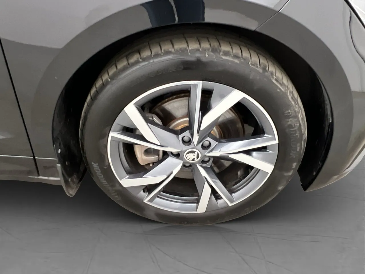 Vehicle image 35