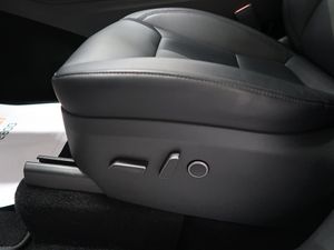 Tesla Model Y bild 19