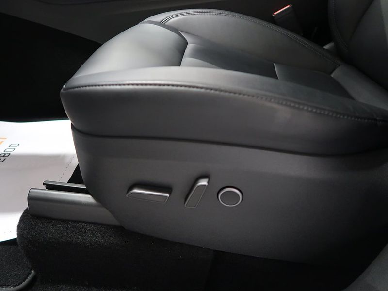 Tesla Model Y bild 19