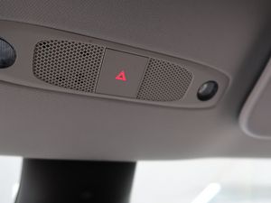 Tesla Model Y bild 35