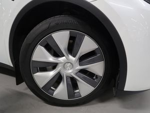 Tesla Model Y bild 14