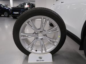 Tesla Model Y bild 15