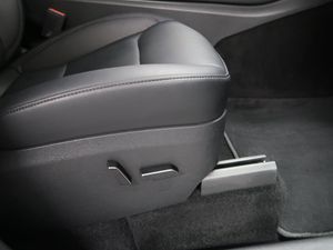 Tesla Model Y bild 22