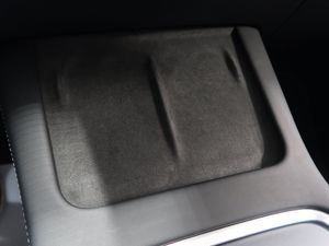 Tesla Model Y bild 34