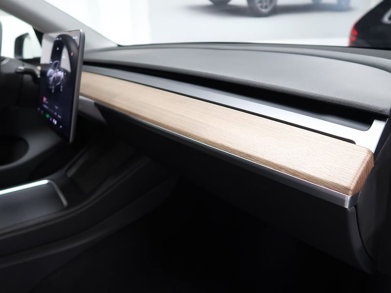 Tesla Model Y bild 33