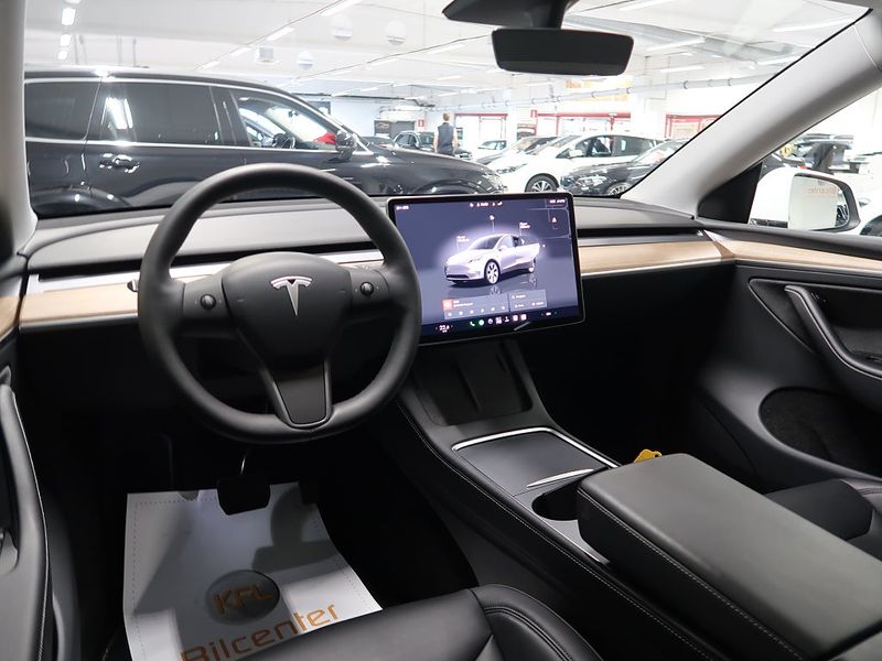 Tesla Model Y bild 17