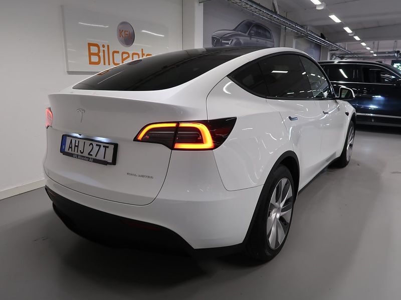 Tesla Model Y bild 8
