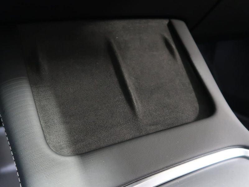 Tesla Model 3 bild 34