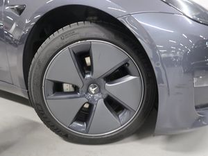 Tesla Model 3 bild 14