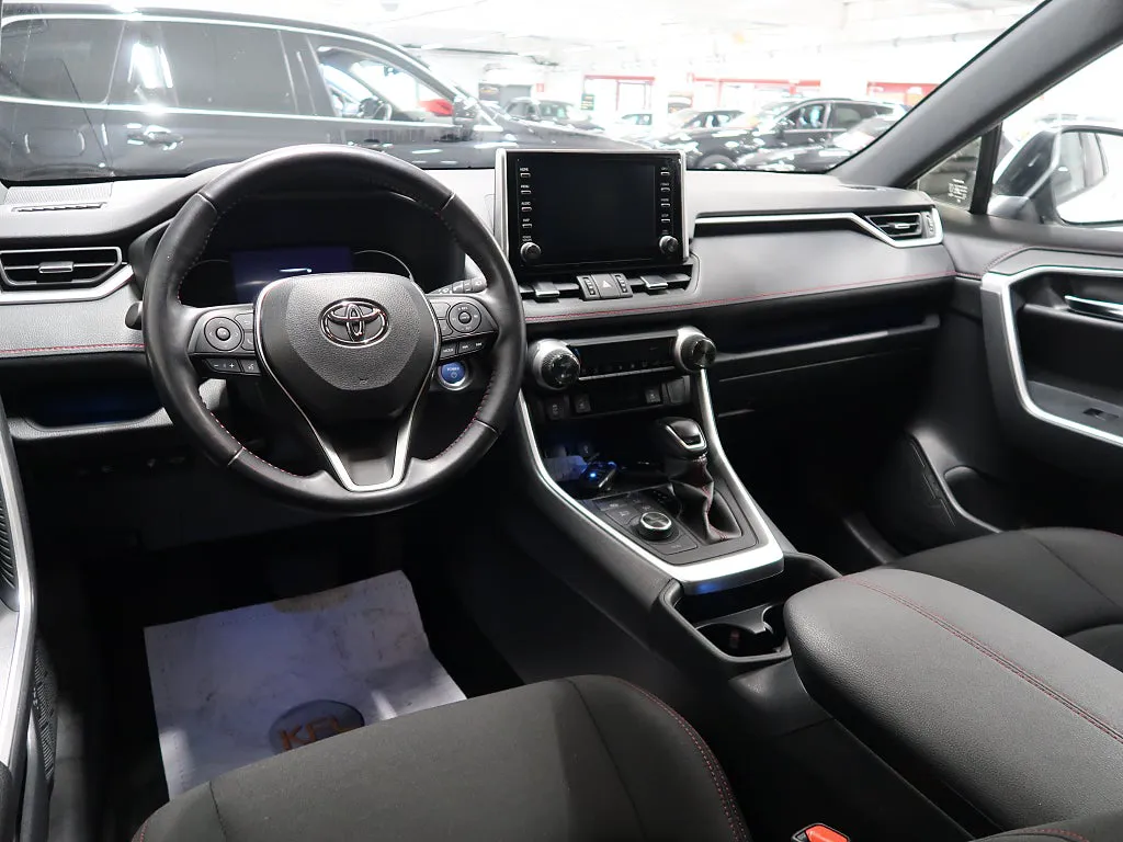Vehicle image 18