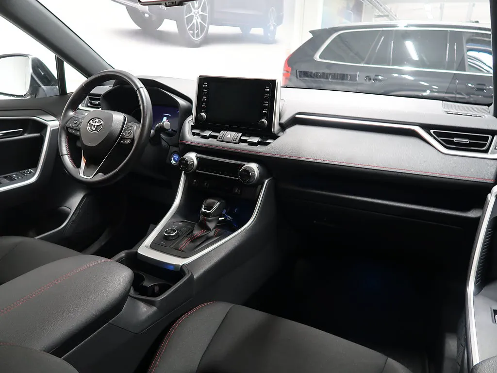 Vehicle image 21