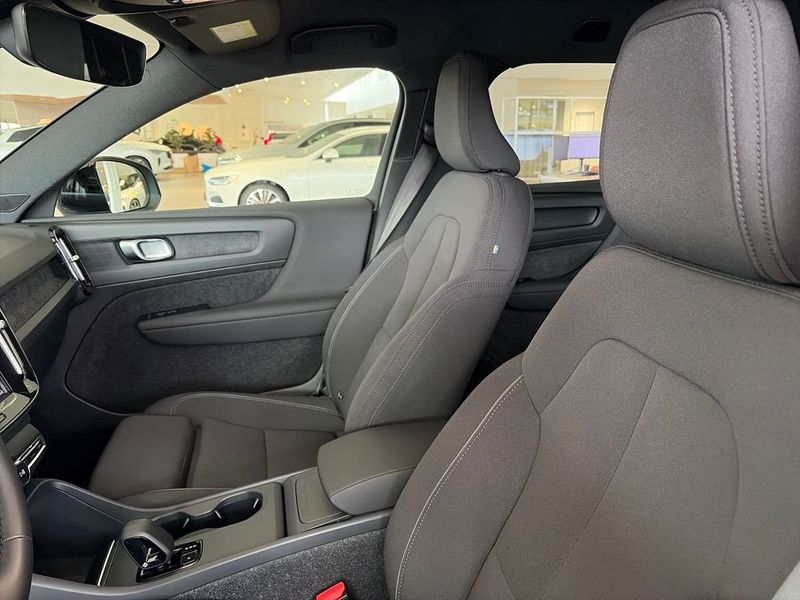 Volvo EX40 bild 10
