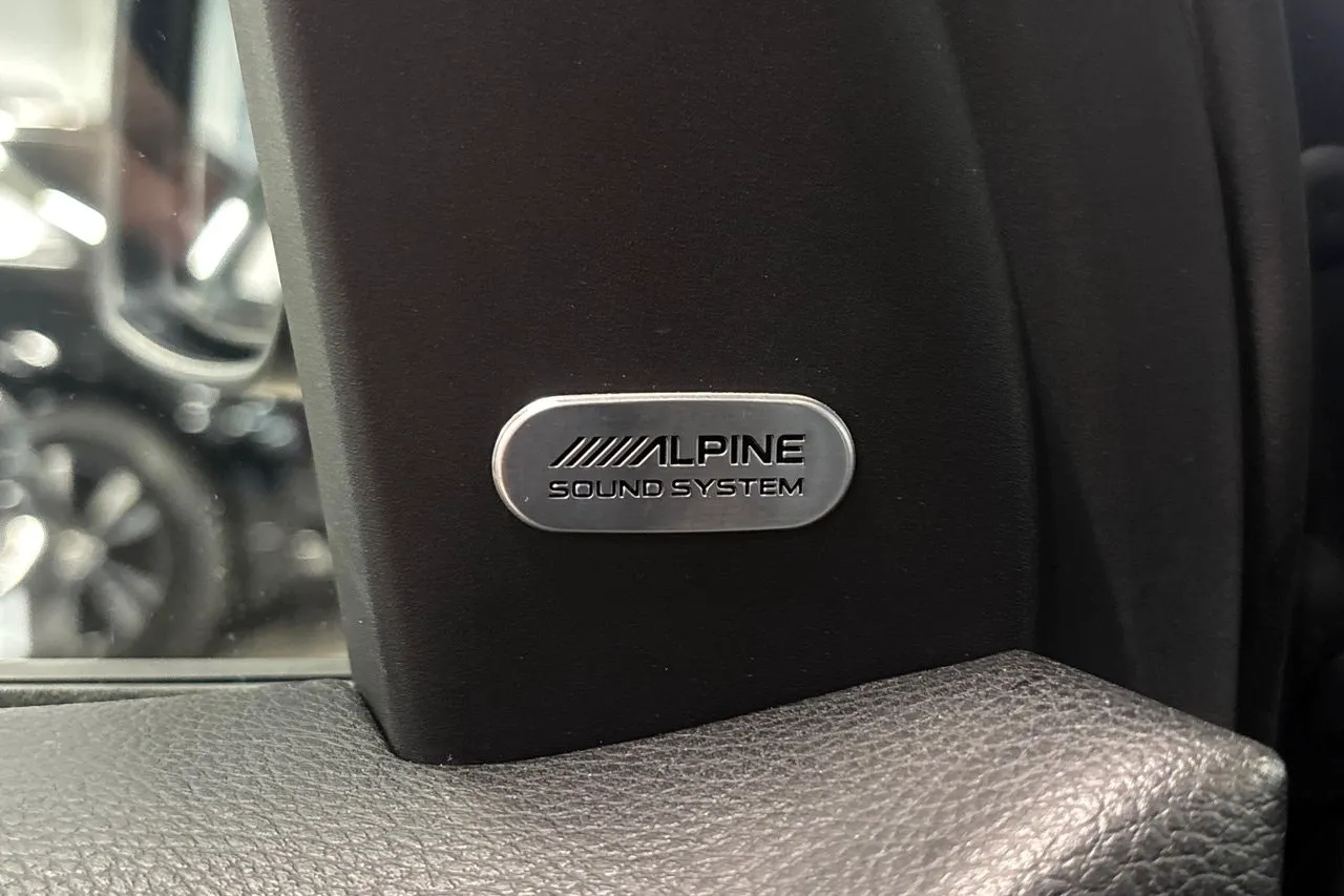 Vehicle image 21