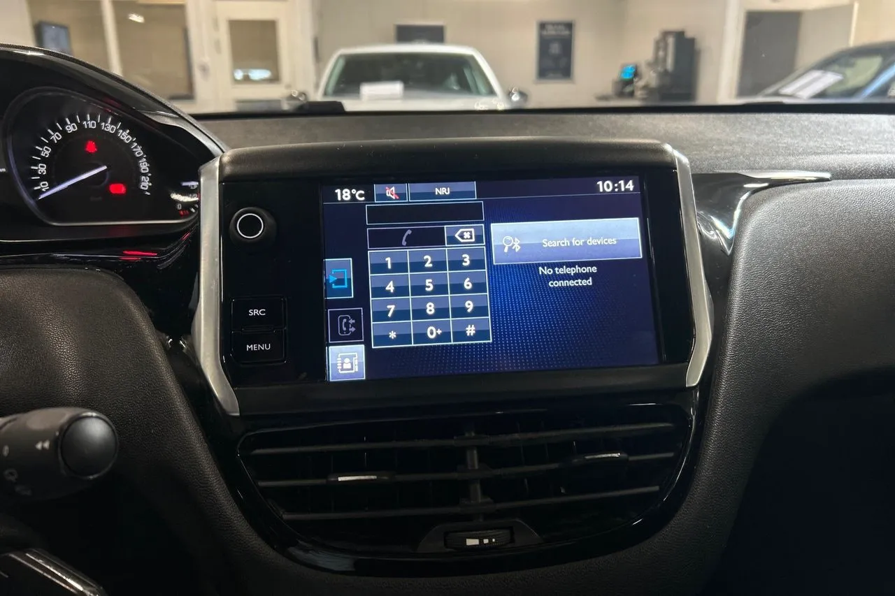 Vehicle image 18