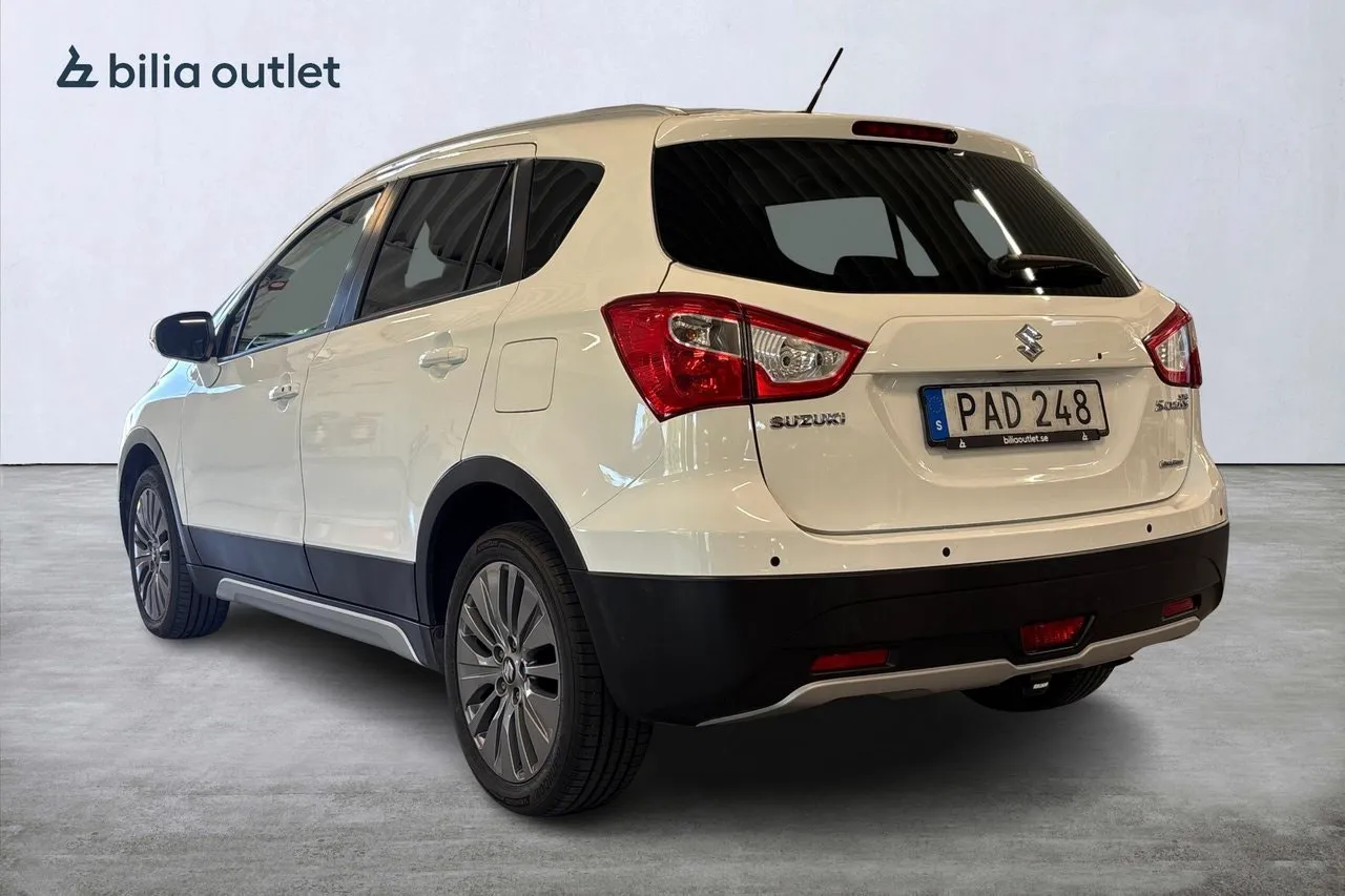 Vehicle image 7