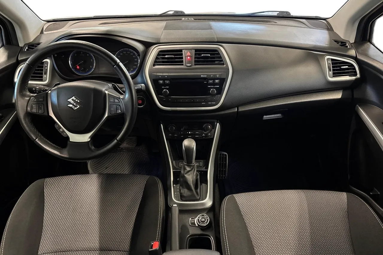 Vehicle image 11
