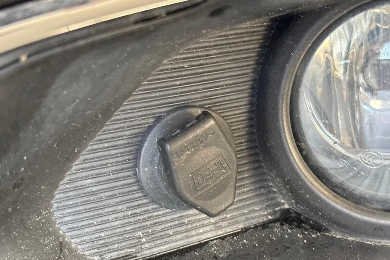 Vehicle image 22