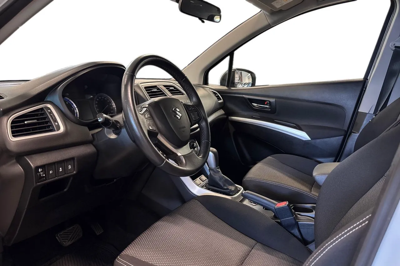 Vehicle image 12