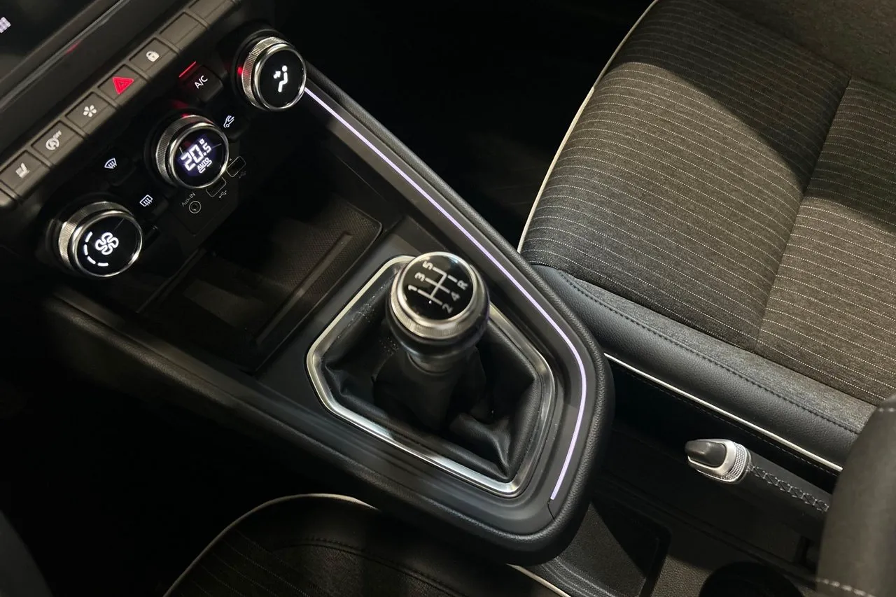 Vehicle image 22