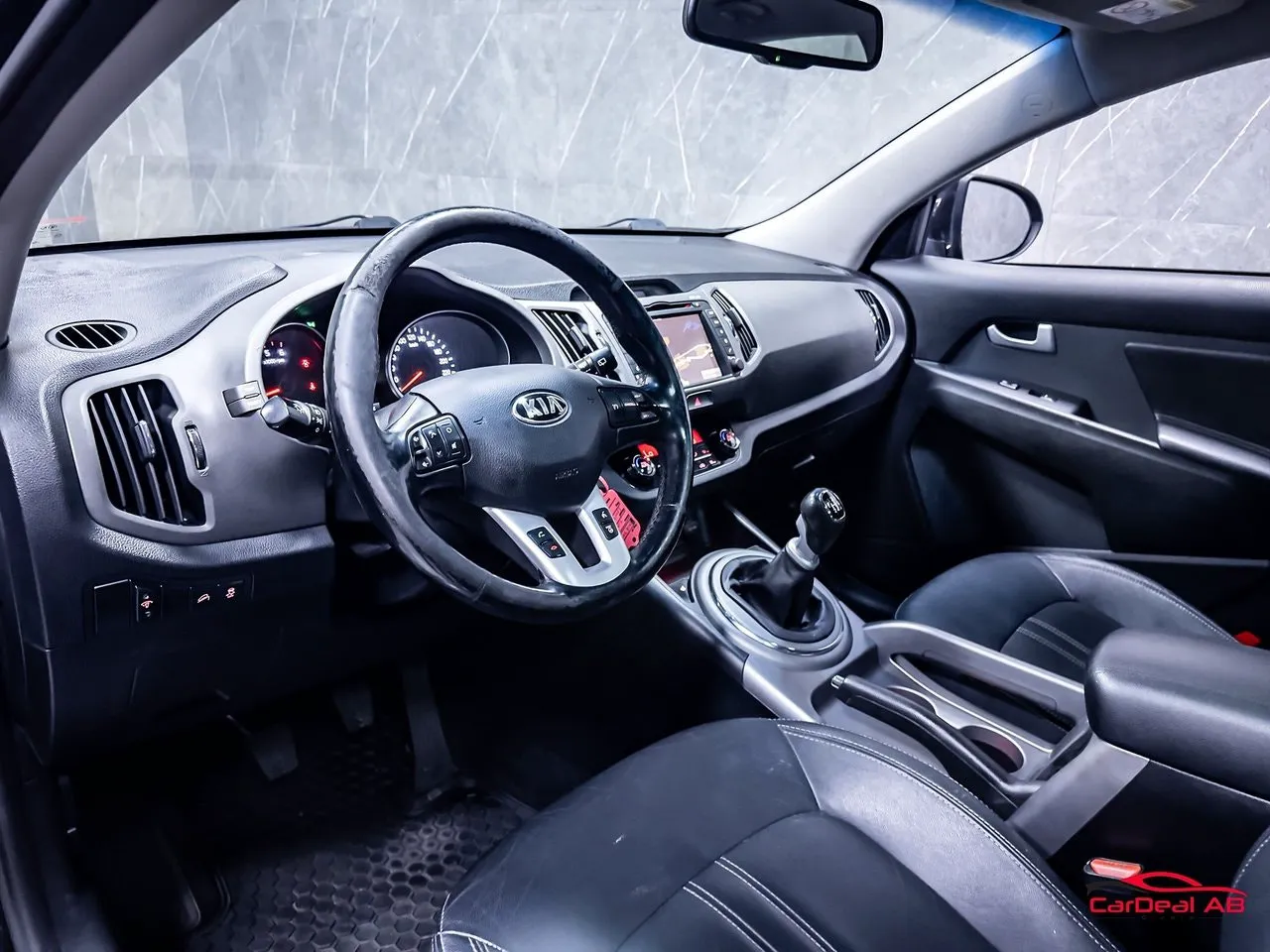 Vehicle image 10