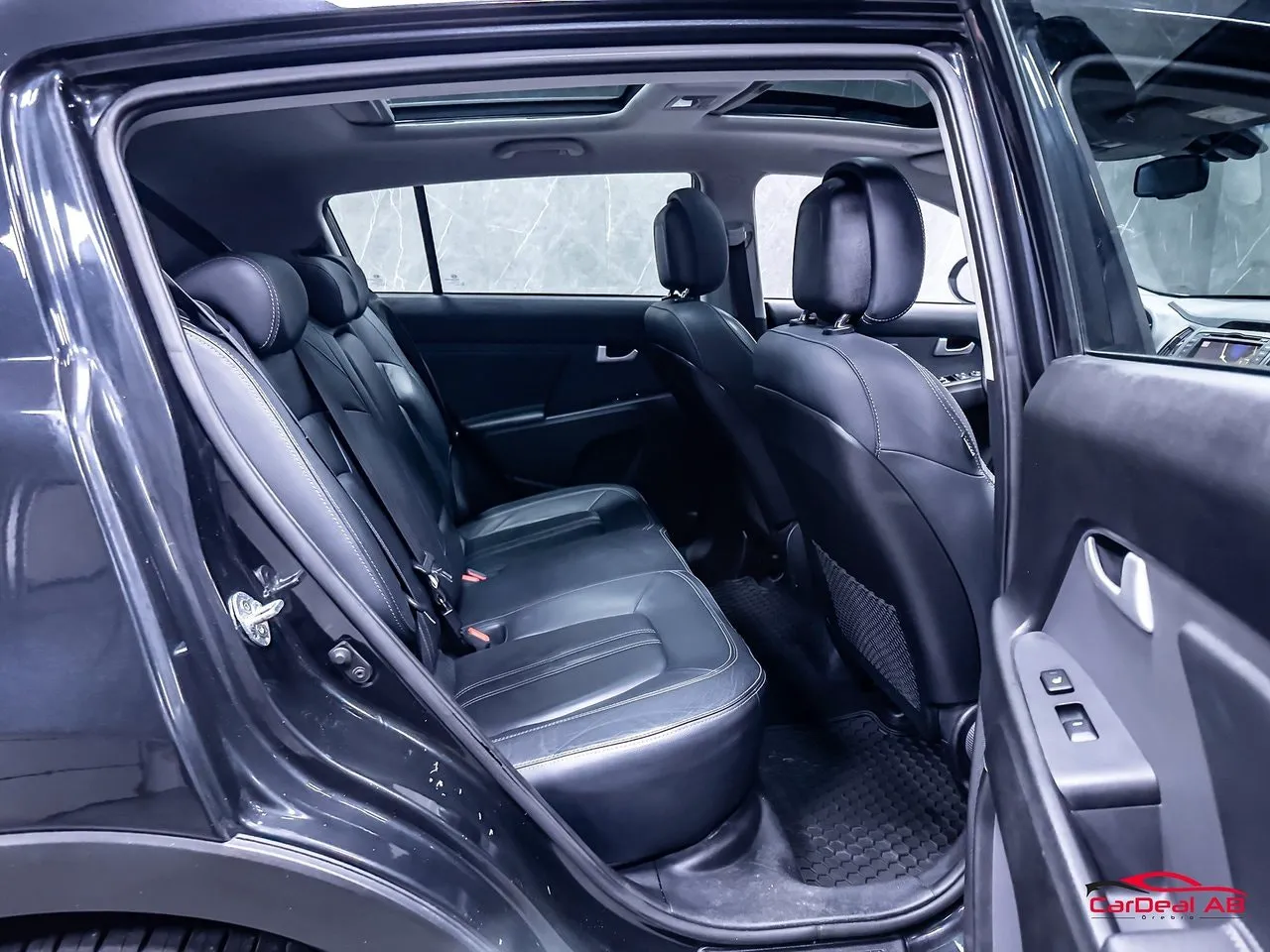 Vehicle image 15