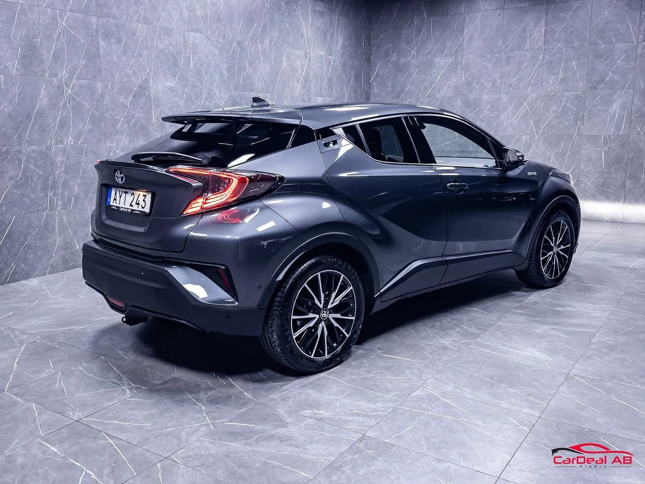Vehicle image 6