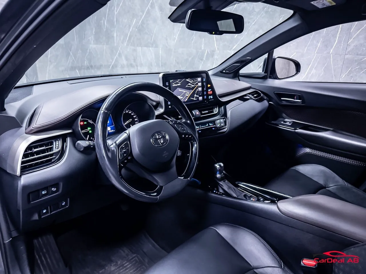 Vehicle image 10