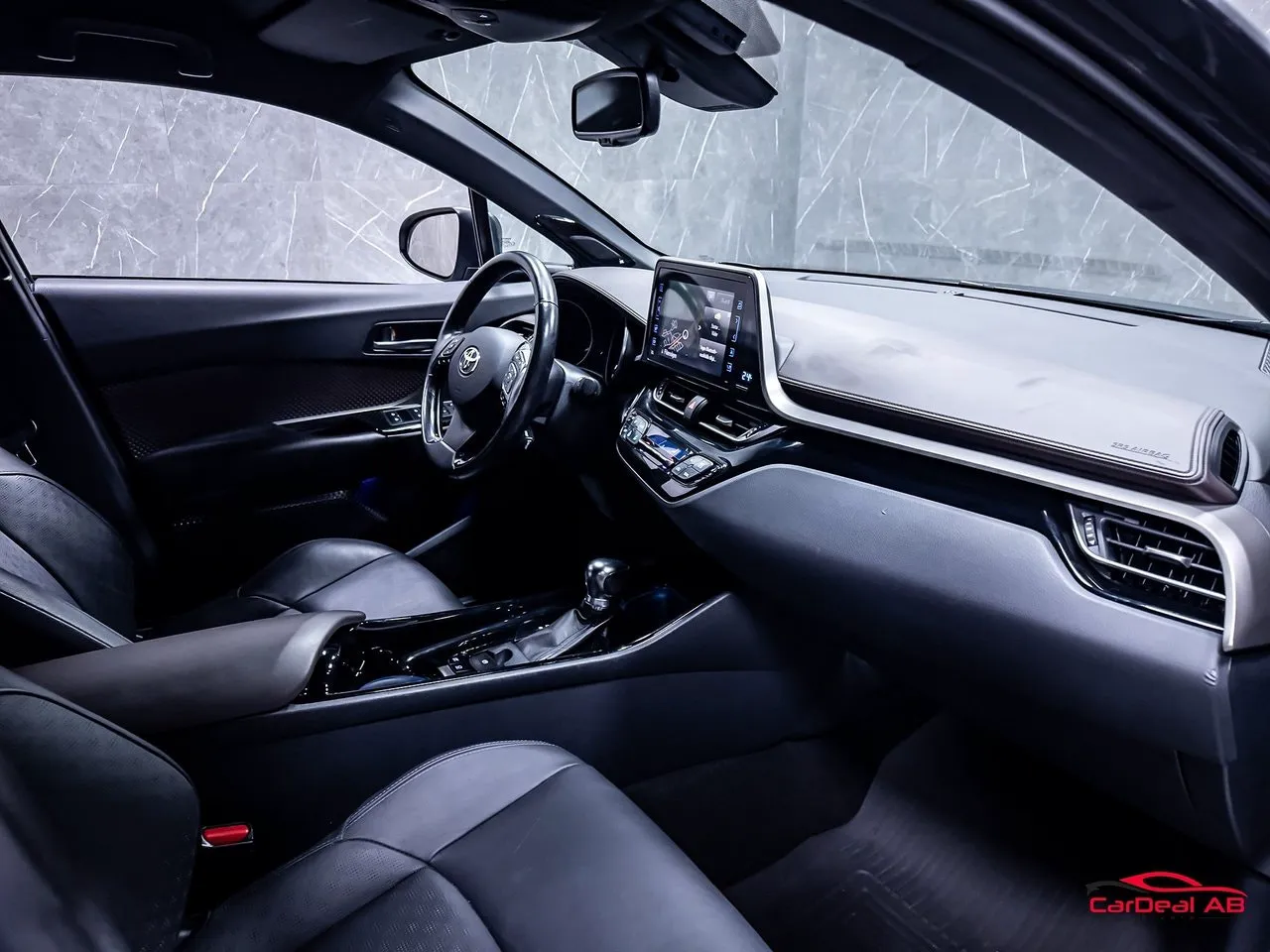 Vehicle image 13