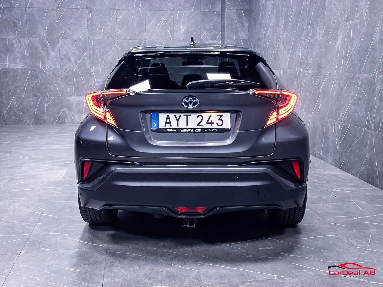 Vehicle image 5