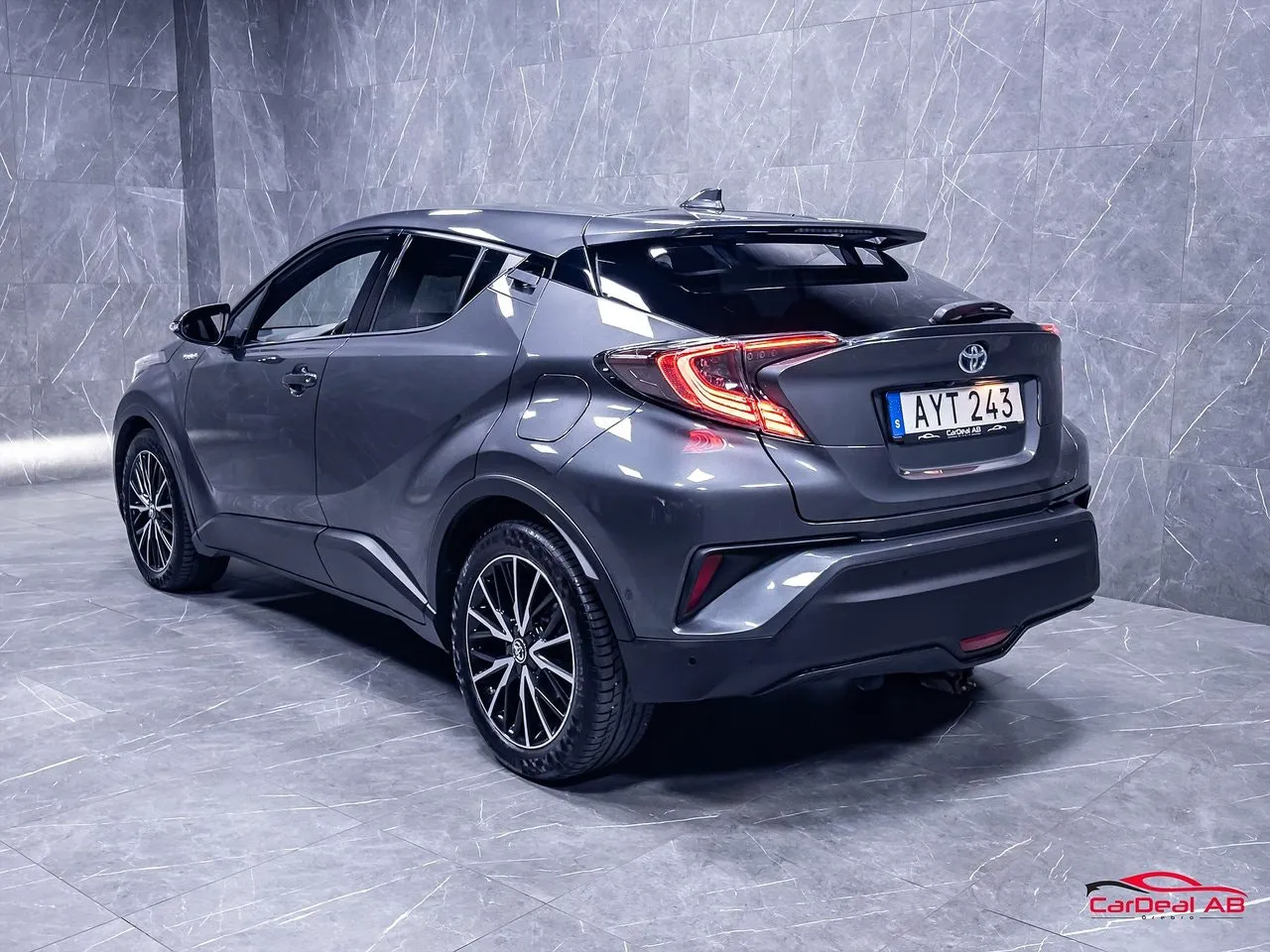 Vehicle image 4