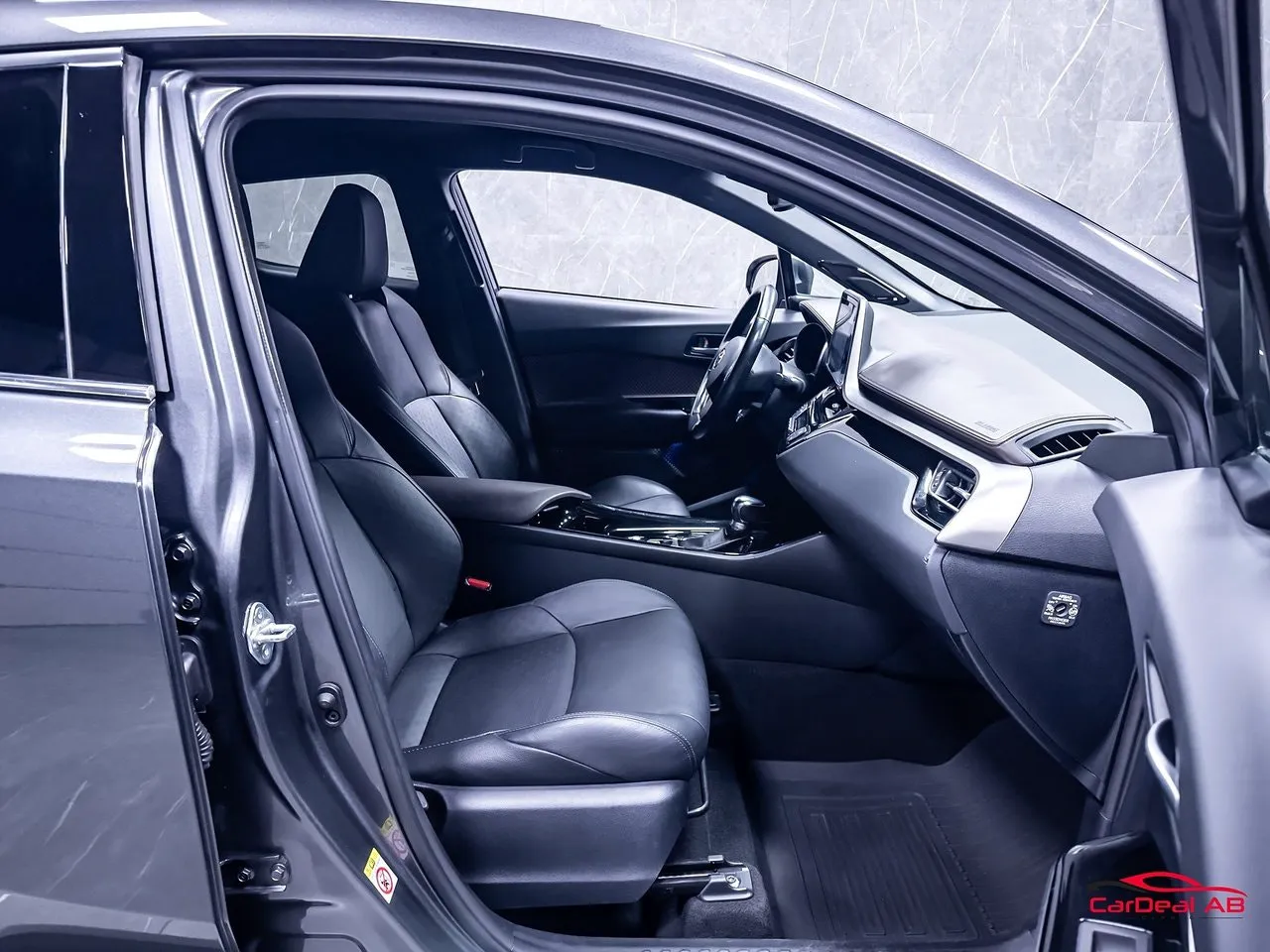 Vehicle image 14